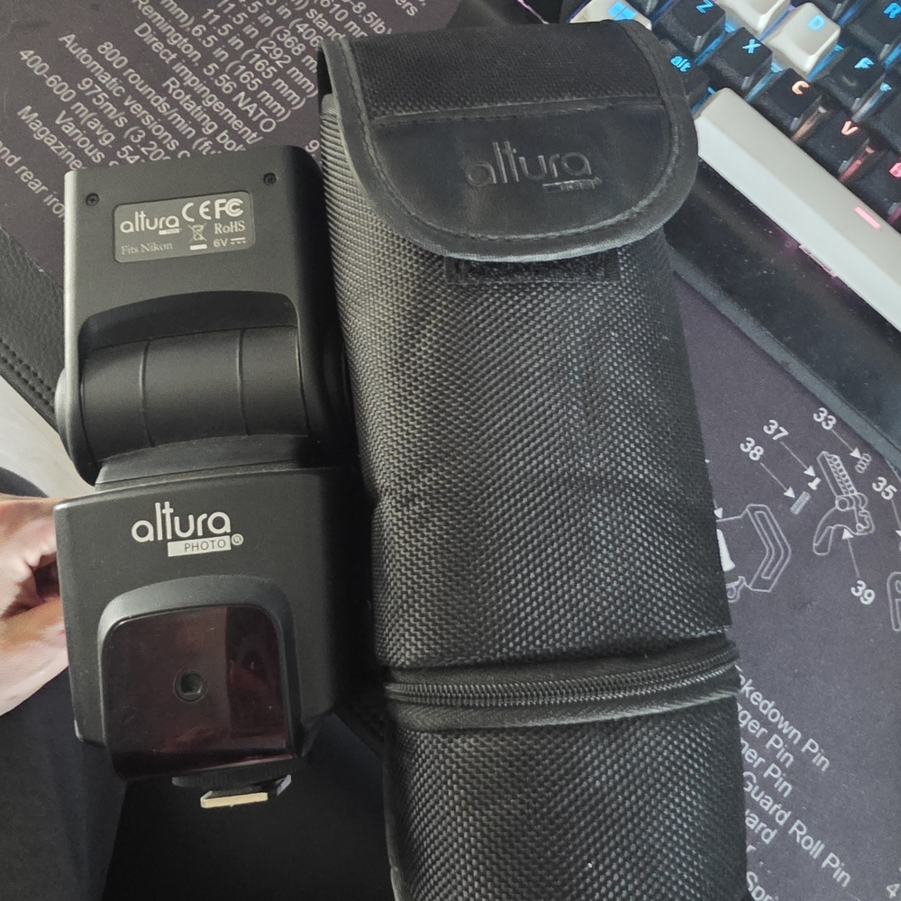 ALTURA flash With MAGMOD FLASH DIFFUSER